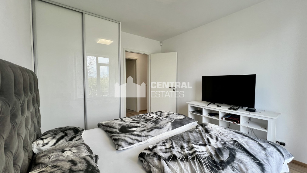 Moderný 3- izbový byt v novostavbe so záhradou a parkovaním na prenájom v Devínskej Novej Vsi