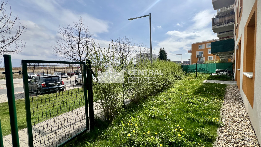 Moderný 3- izbový byt v novostavbe so záhradou a parkovaním na prenájom v Devínskej Novej Vsi