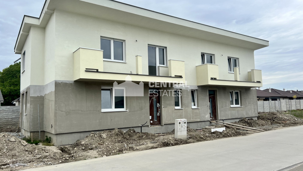 2- poschodová novostavba 4- izbového dvojdomu s parkovaním na predaj v Rovinke