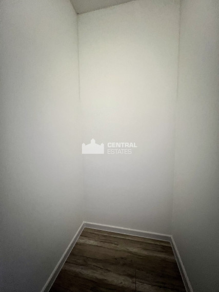 Priestranný 3- izbový byt s lodžiou na prenájom v Starom meste