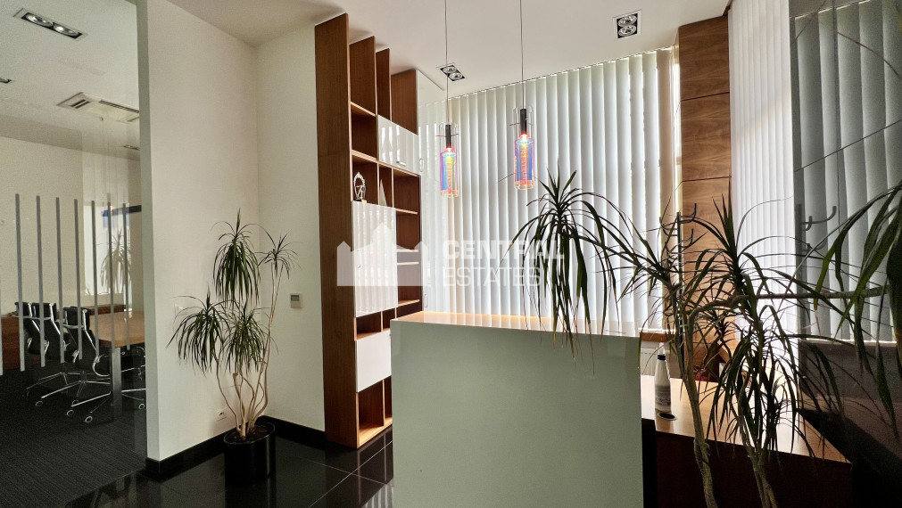 Elegantné klimatizované kancelárske priestory s parkovaním na prenájom v Karlovej Vsi