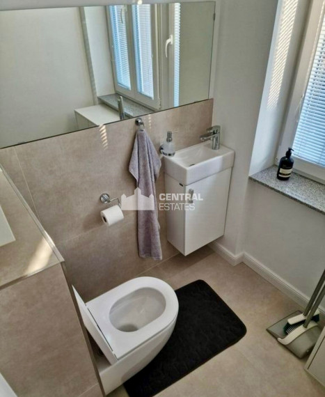 Krásny 3- izbový byt s balkónom na prenájom v Starom meste