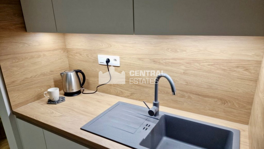 Krásny 3- izbový byt s balkónom na prenájom v Starom meste