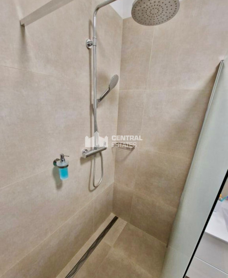 Krásny 3- izbový byt s balkónom na prenájom v Starom meste