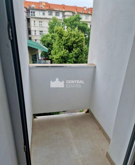 Krásny 3- izbový byt s balkónom na prenájom v Starom meste