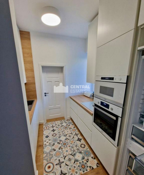 Krásny 3- izbový byt s balkónom na prenájom v Starom meste