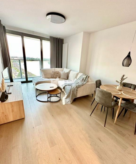 Krásny 2- izbový byt v novostavbe s lodžiou parkovaním na prenájom v Starom meste