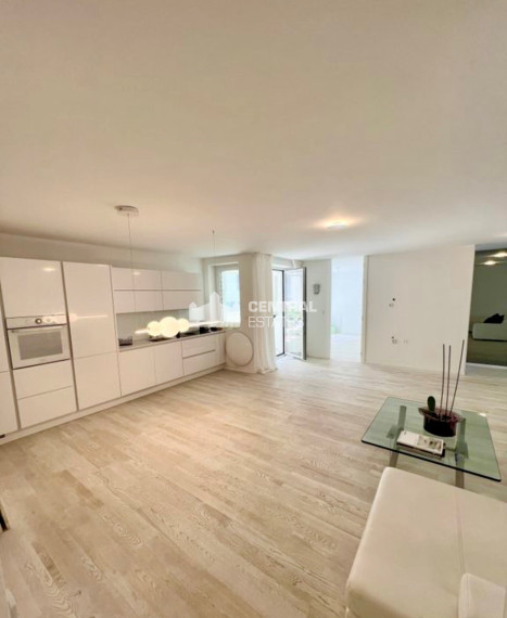 Bright 3- bedroom apartment with loggia and parking for rent in the Old Town