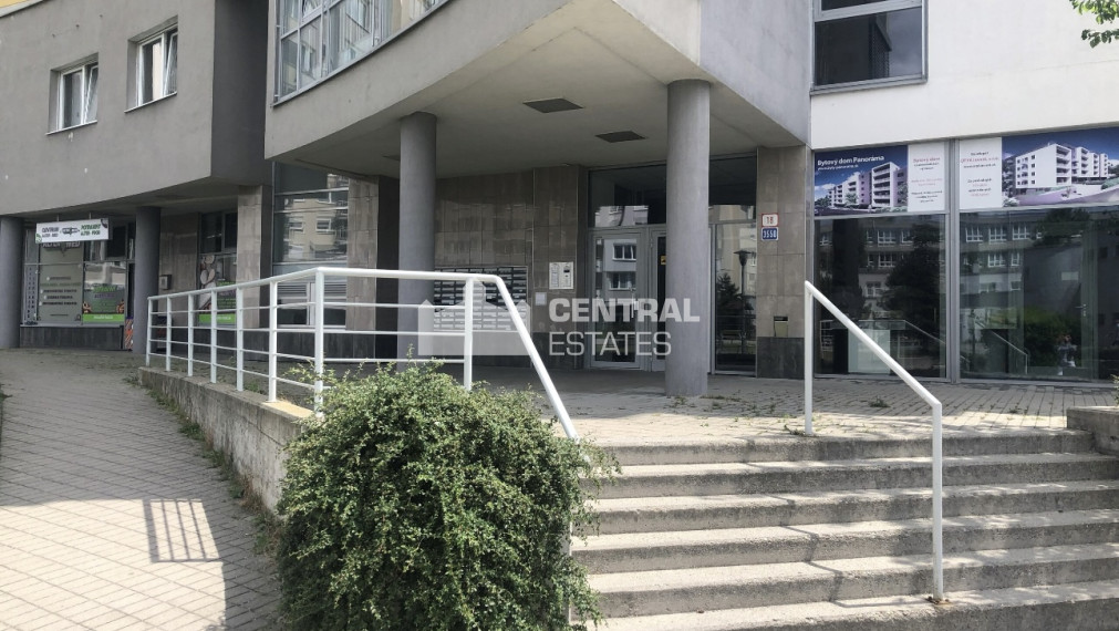 Elegantné klimatizované kancelárske priestory s parkovaním na prenájom v Karlovej Vsi