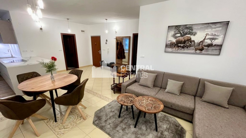 Luxusný 3- izbový byt s balkónom na prenájom v Petržalke