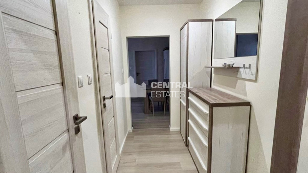 Príjemný 2,5- izbový byt s balkónom na prenájom v Ružinove