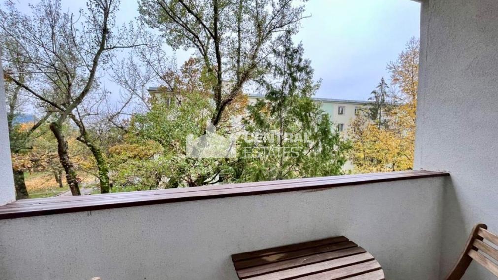 Príjemný 2,5- izbový byt s balkónom na prenájom v Ružinove