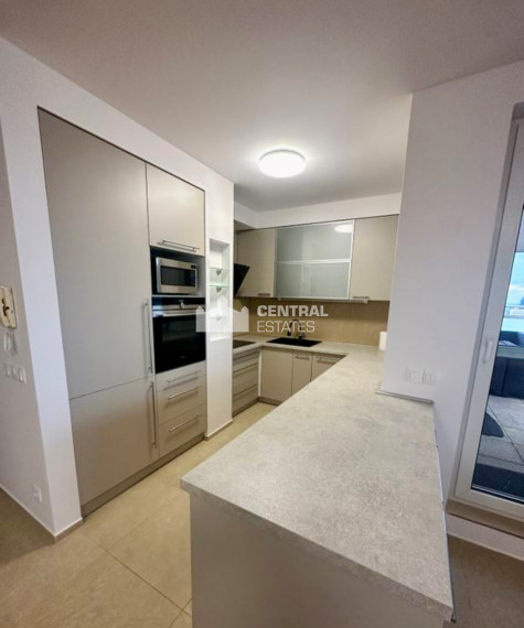 Pekný 3- izbový byt v novostavbe s veľkou terasou na prenájom v Novom meste