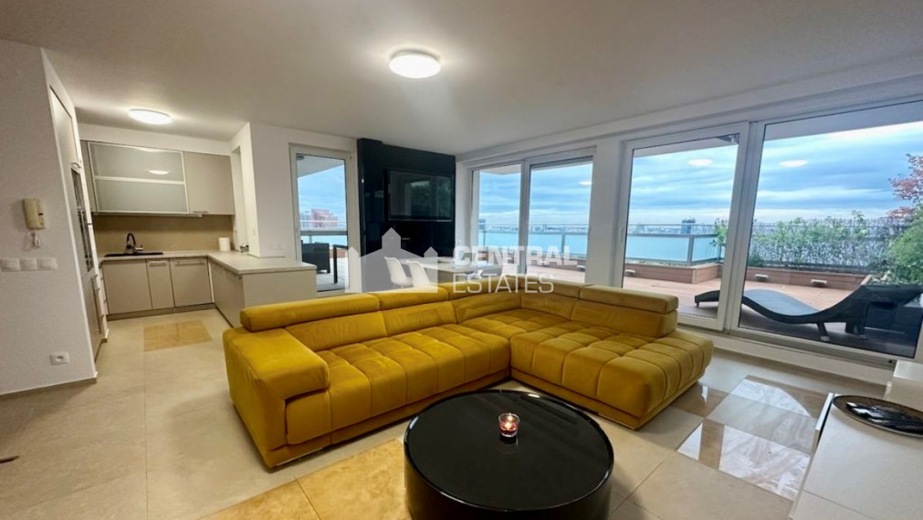 Pekný 3- izbový byt v novostavbe s veľkou terasou na prenájom v Novom meste