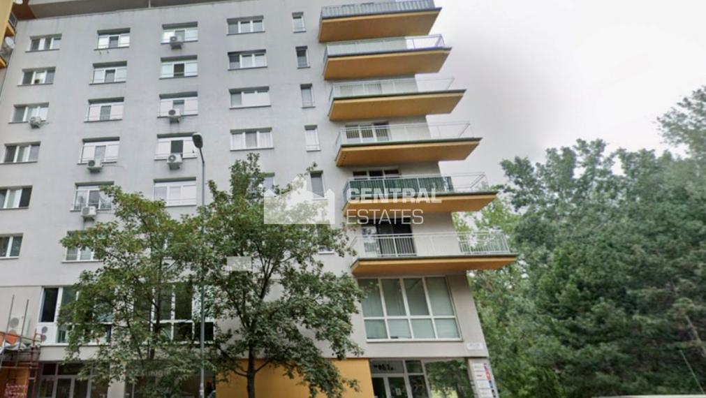 Priestranný 3- izbový byt v novostavbe s terasou na prenájom v Petržalke