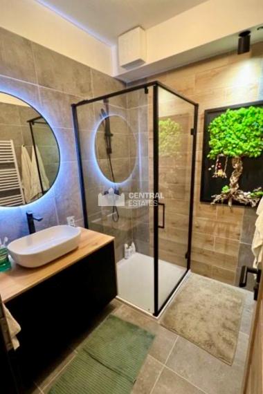 Priestranný 3- izbový byt v novostavbe s terasou na prenájom v Petržalke