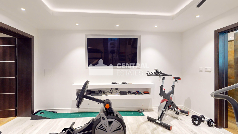 Prémiová 3- podlažná 6- izbová rodinná vila na prenájom v Záhorskej Bystrici