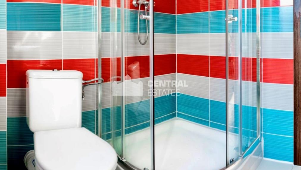 Jedinečný 4- izbový byt s veľkou terasou na prenájom v Starom meste