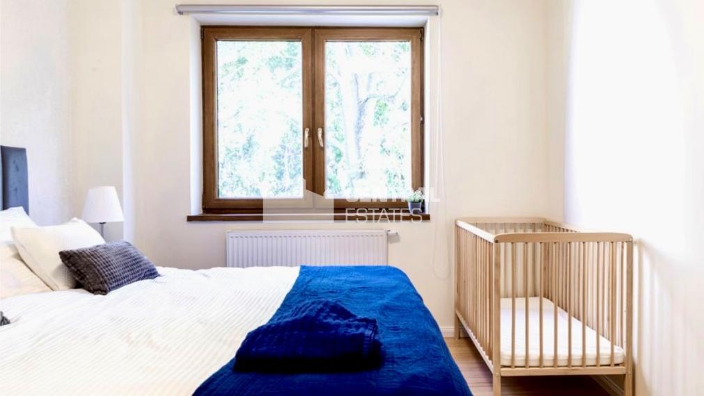 Jedinečný 4- izbový byt s veľkou terasou na prenájom v Starom meste