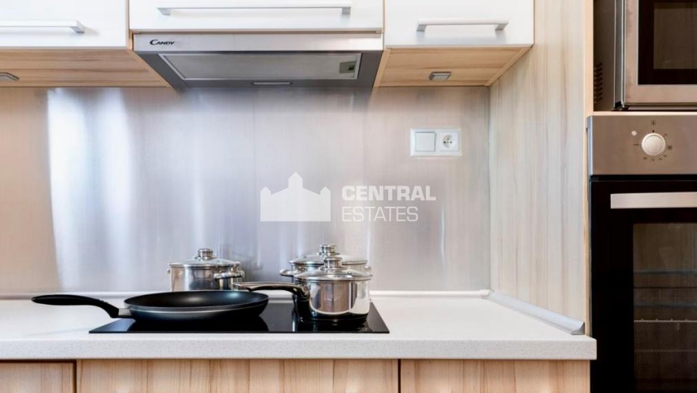 Jedinečný 4- izbový byt s veľkou terasou na prenájom v Starom meste