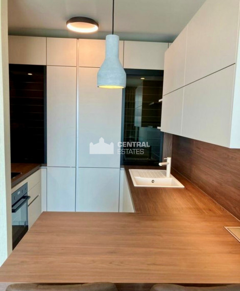 Krásny klimatizovaný 2- izbový byt v Eurovea tower s lodžiou na prenájom v Starom meste