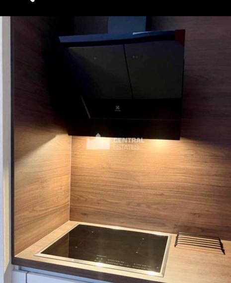 Krásny klimatizovaný 2- izbový byt v Eurovea tower s lodžiou na prenájom v Starom meste