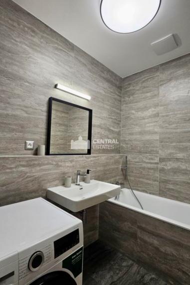 Moderný 2- izbový byt s terasou a parkovaním na prenájom v Starom meste