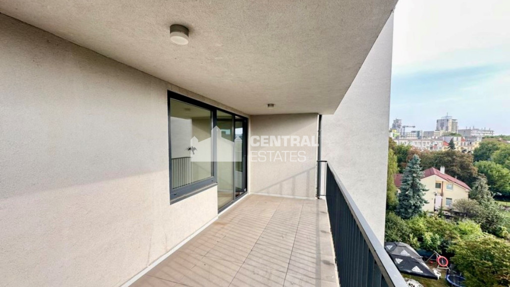 Slnečný 4- izbový byt v novostavbe s veľkou terasou na prenájom v Ružinove