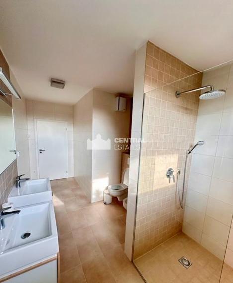 Slnečný 4- izbový byt v novostavbe s veľkou terasou na prenájom v Ružinove