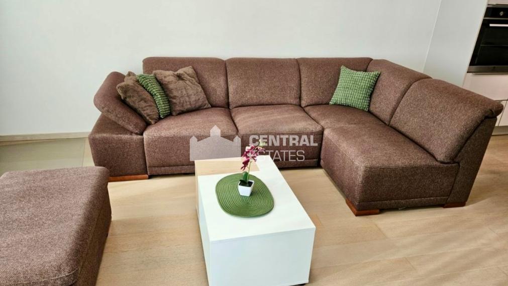 Útulný 2- izbový byt v novostavbe Skypark s loggiou na prenájom v Starom meste