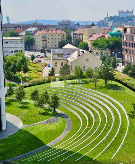 Útulný 2- izbový byt v novostavbe Skypark s loggiou na prenájom v Starom meste