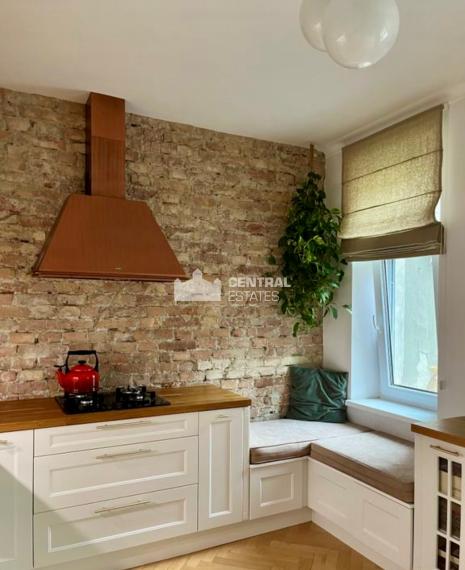 Kompletne zrekonštruovaný 3- izbový byt na prenájom v Starom meste