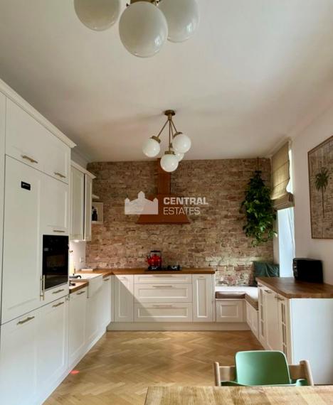 Kompletne zrekonštruovaný 3- izbový byt na prenájom v Starom meste