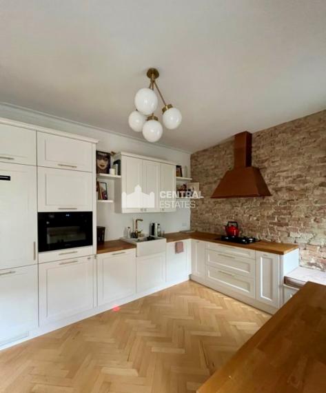 Kompletne zrekonštruovaný 3- izbový byt na prenájom v Starom meste