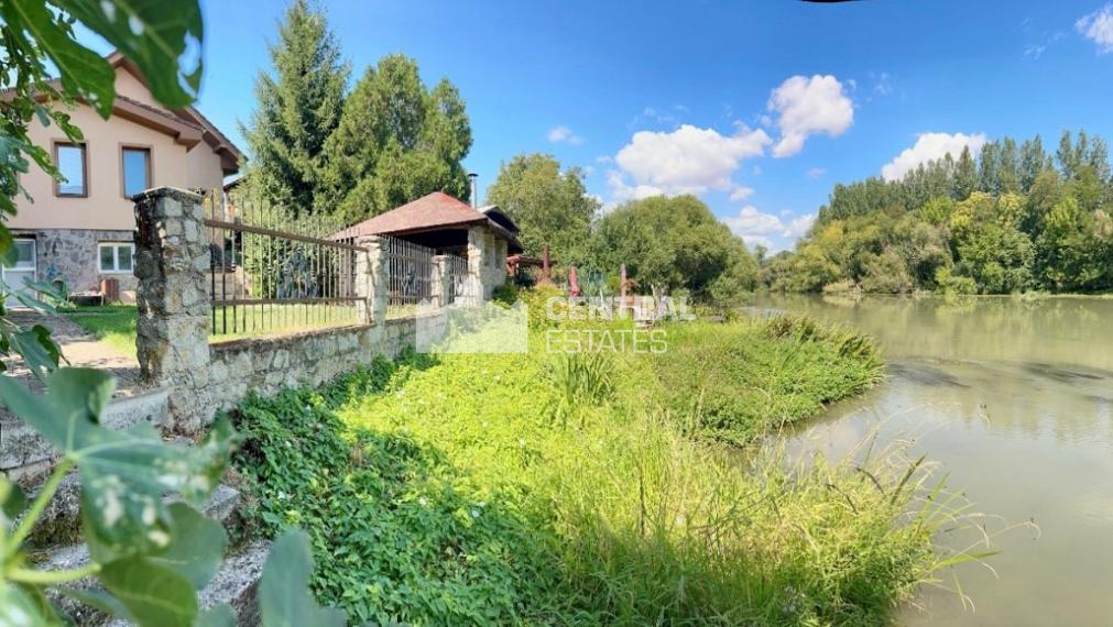 5- izbový rodinný dom s rozľahlým pozemkom na predaj v Tomášove