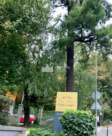 Kompletne zrekonštruovaný 3- izbový byt s balkónom na prenájom v Starom meste