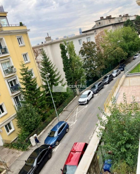 Kompletne zrekonštruovaný 3- izbový byt s balkónom na prenájom v Starom meste