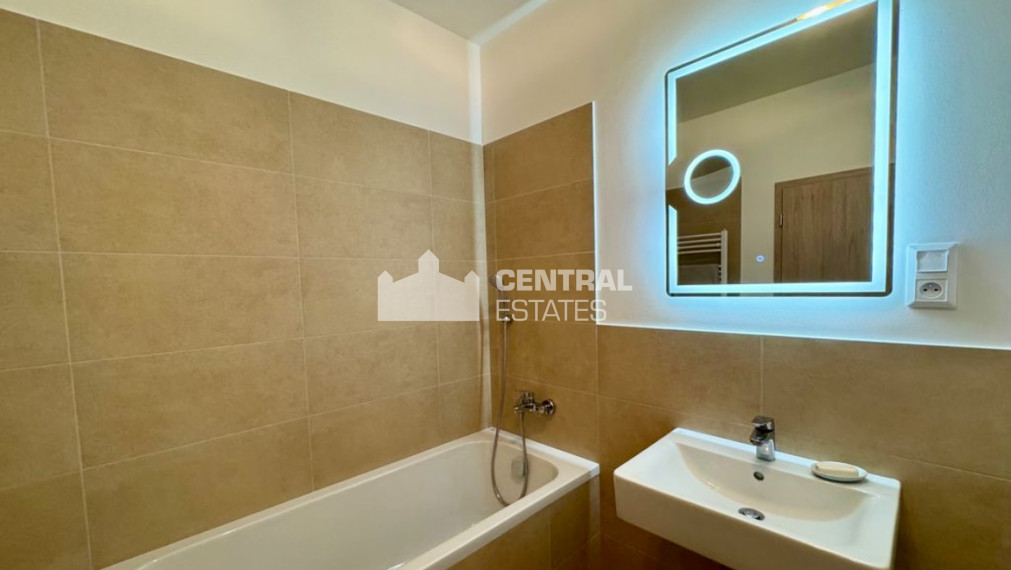 Nadštandardný 2- izbový v novostavbe s balkónom na prenájom v Petržalke