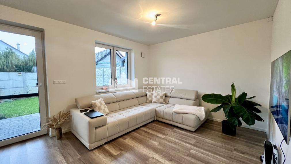 2- izbový byt v novostavbe, 47 m2 predzáhradka, parkovanie