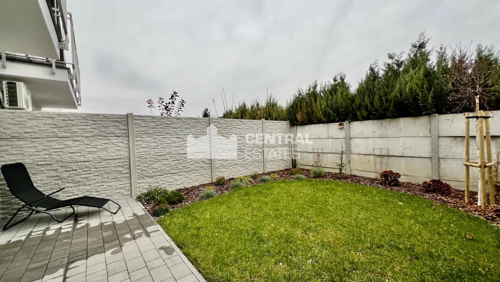 2- izbový byt v novostavbe, 47 m2 predzáhradka, parkovanie