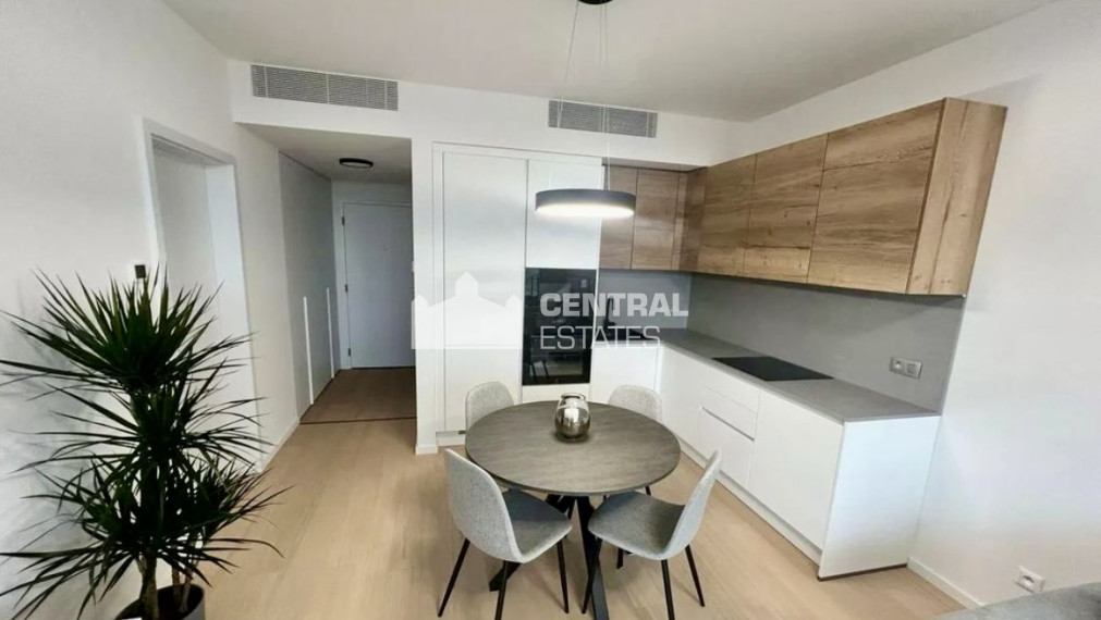 Krásny 2- izbový byt v novostavbe Skypark s lodžiou na prenájom v Starom meste