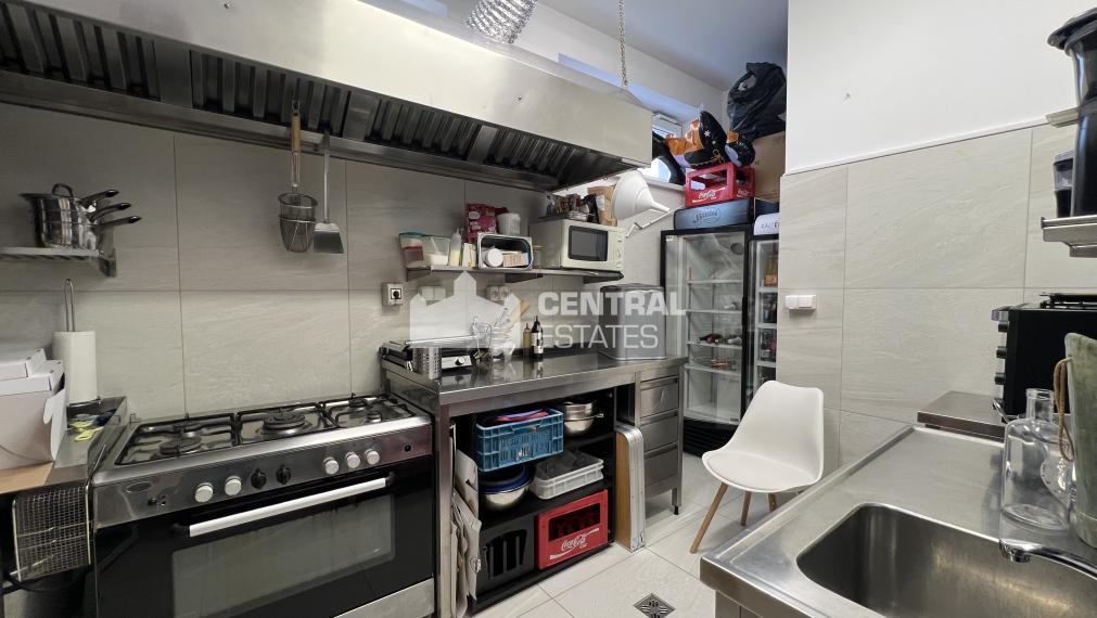 Kompletne zrekonštruovaný reštauračný priestor s terasou na predaj v Petržalke