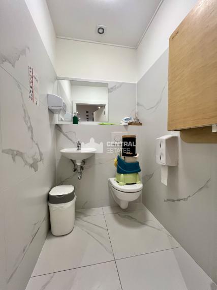 Kompletne zrekonštruovaný reštauračný priestor s terasou na predaj v Petržalke