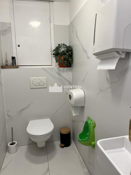 Kompletne zrekonštruovaný reštauračný priestor s terasou na predaj v Petržalke