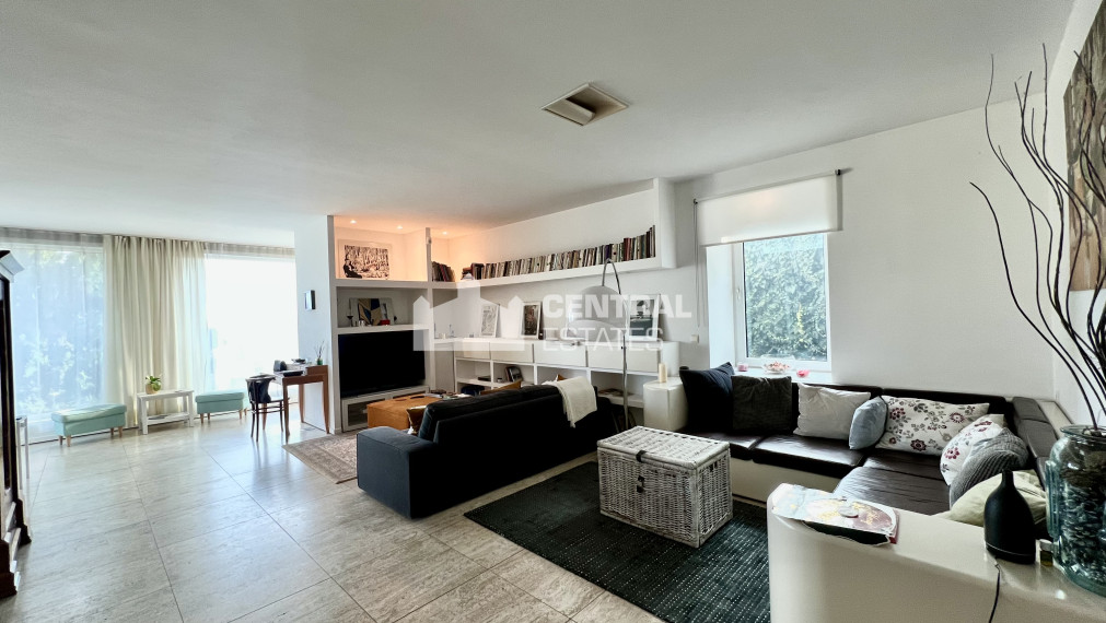 Krásny 3- izbový byt s terasou na prenájom v Starom meste