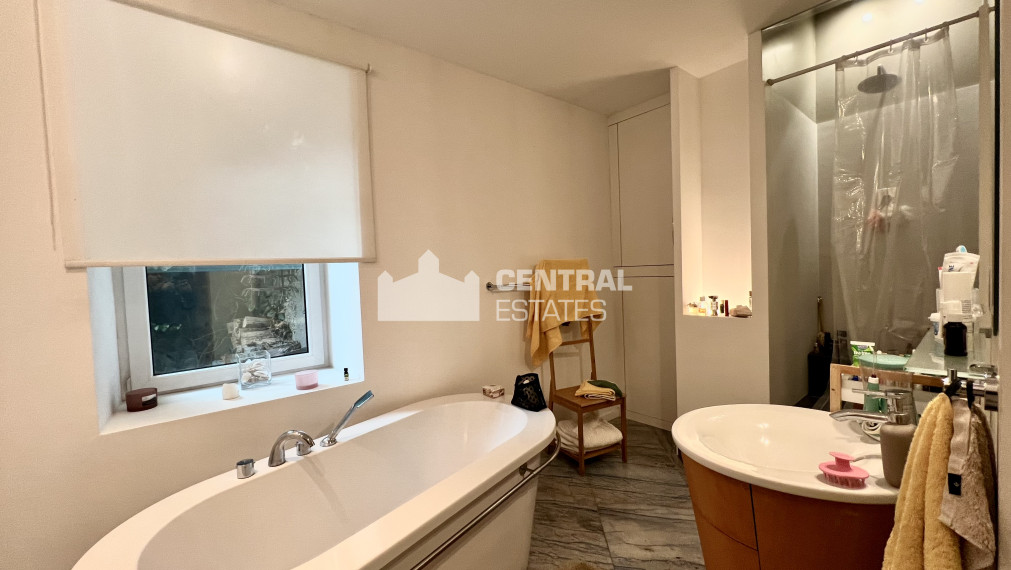 Krásny 3- izbový byt s terasou na prenájom v Starom meste