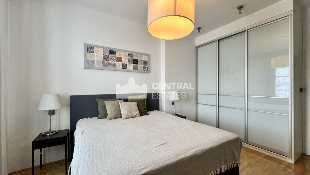 Štýlový 4- izbový byt s lodžiou na prenájom v Novom meste