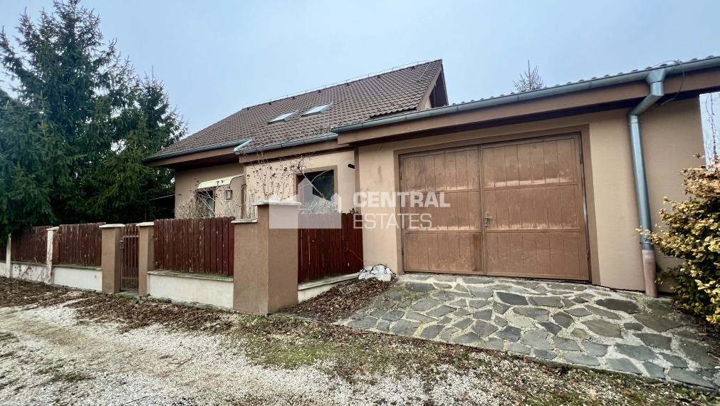 5- izbový rodinný dom s rozľahlým pozemkom na predaj v Tomášove