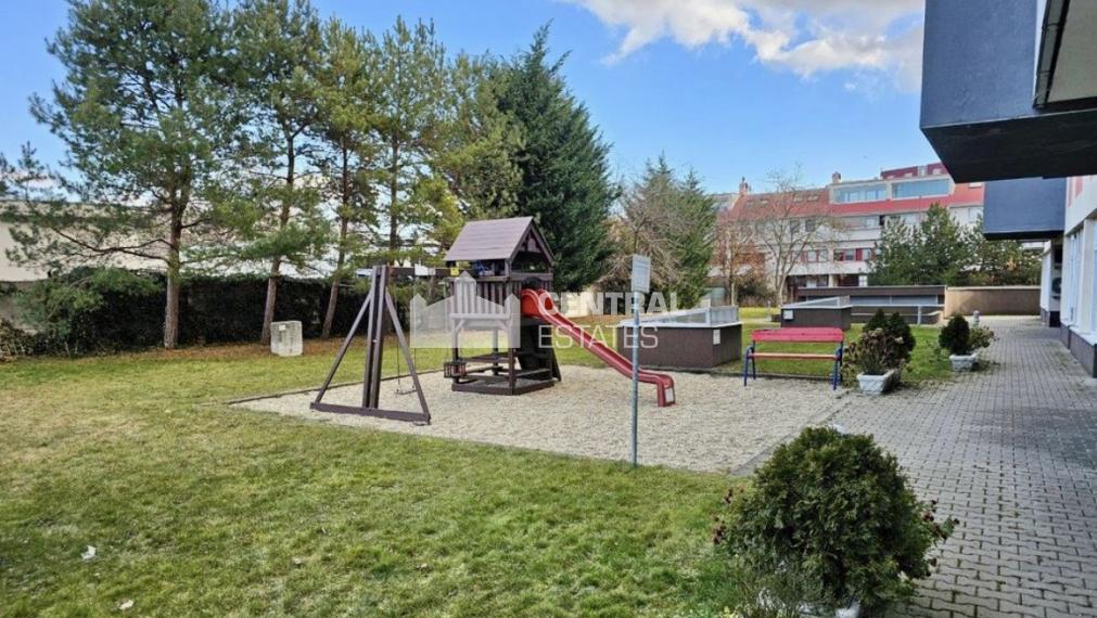 Priestranný 2-izbový byt v novostavbe s lodžiou na predaj v Podunajských Biskupiciach PREDANÝ