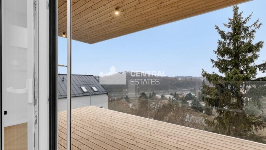 Prémiový 4- izbový byt v novostavbe s terasou na prenájom v Novom meste